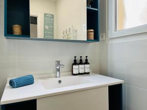 Maisons de vacances Le 4 Maison de charme proche de la plage wifi : photos des chambres