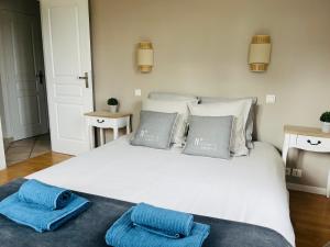 Maisons de vacances Le 4 Maison de charme proche de la plage wifi : photos des chambres