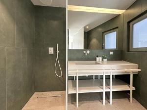 The Met Main Suite 2