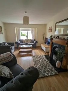 4 Bed House, spacious & modern with parking Tubbercurry - Barroe