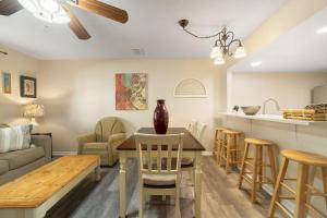 Gulf View 16 by Vacation Homes Collection