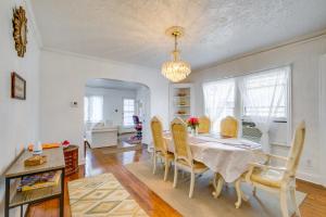 Trendy South Euclid Apt - 5 Mi to Cleveland Clinic