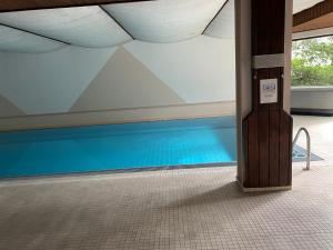 Nature View mit Balkon, indoor Pool, Küche Tiefgarage auf Anfrage