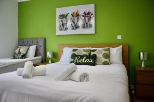 Luxury Pamper Home Hot Tub & Sauna Ladies Retreat