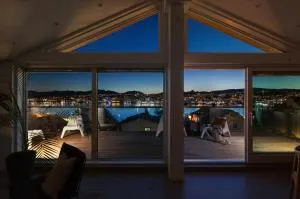 Moderne sentral villa med fantastisk utsikt over byen - Jægervatnet