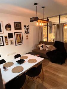 Par de estudios comunicados. Tierra Fértil