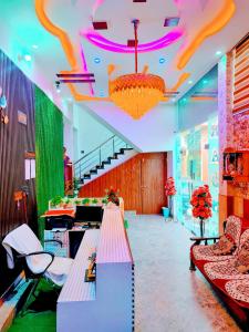 Shri Radhe Radhe Guest House In-front of Ram Janam Bhumi Main Gate Fully ACRooms