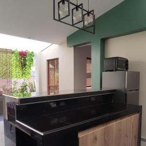 Cozy Room, private bathroom, views of mountains kitchen