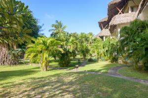 APART NO 210 situated at Lawfords beach resort