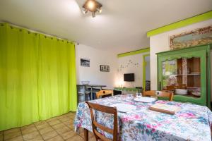 Studio avec Jardin à Bagneres