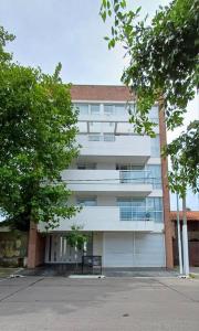 Luminoso y excelente ubicación con cochera