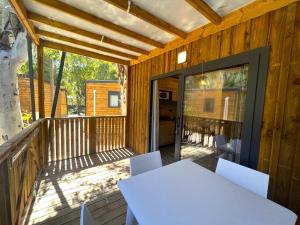 Complexes hoteliers Camping La Pinede : photos des chambres