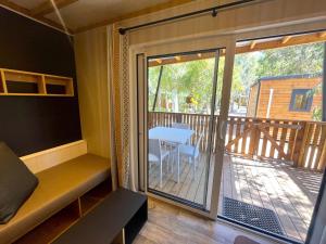 Complexes hoteliers Camping La Pinede : photos des chambres