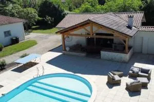 Belle dépendance avec piscine - Sainte-Colombe-en-Bruilhois