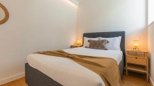 Classy 2BDR House With Balcony by LovelyStay