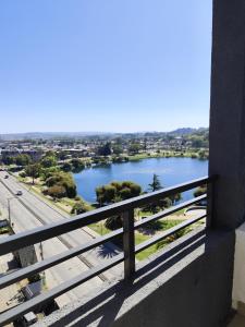 céntrico departamento con vista a laguna