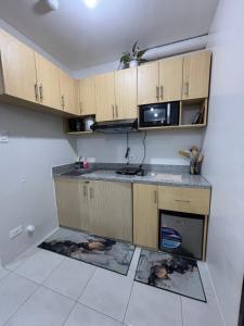 Casa Moanna 2BR Condo with Dining, kitchen, Living Area and Netflix