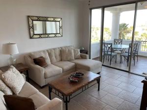Casa Blanca C306 Pet Friendly Ocean View Retreat