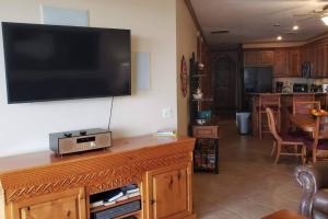 Casa Blanca D302 Pet Friendly Ocean View Get-a-Way