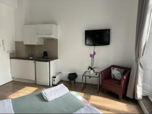 Charming large studio Apartment with balcony