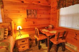 Alpine Mountain Sweetheart Cabin Jacuzzi #7