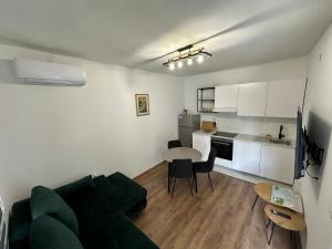 Ronia apartment 