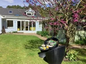 Ladang lodge - Three Legged Cross