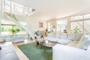 Luxueuse Villa avec Piscine, Sauna et Étang - à 15 minutes de Lille ! - 隆普雷