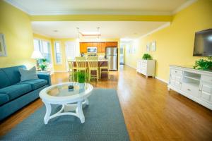 Palace View Heights by Spinnaker