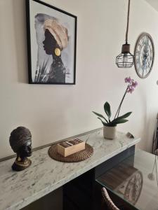 LoVE, modern apartment with pool & sea view