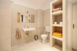 Anetts downtown apartment