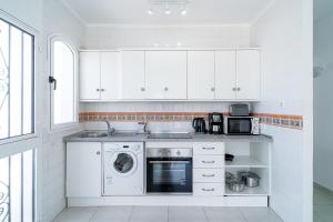 Hibiscos Seaview Terrace by Casasol