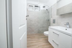 Modern Central Apartment - Subway