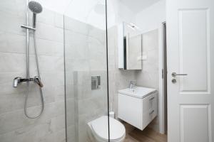 Modern Central Apartment - Subway