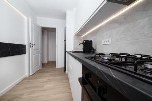 Modern Central Apartment - Subway
