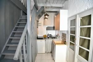 PENELOPE garden house old town