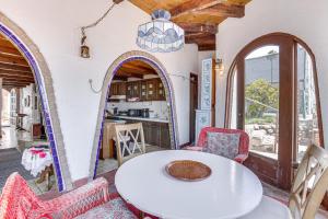 Rosarito Beach Home in Las Gaviotas with Ocean Views