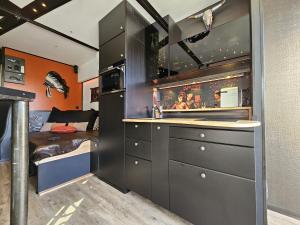 APARTMENT NATURIST CAP CARBONE