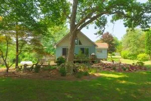 Ancient Oak Sanctuary Rural getaway, walking paths - Grand Junction