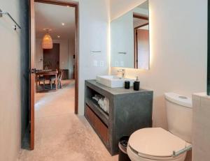 Amazing and central new condo 2 bedroom La Veleta