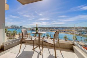 Idyllic Apartment with Valletta and Harbour Views - 2-star hotels in Sliema