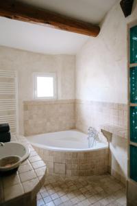 Maisons de vacances Charming Village House in the Heart of Isle-sur-la-Sorgue : photos des chambres