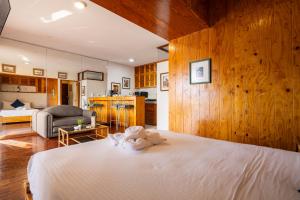 Chateau Studios by Vibrant