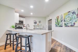 Modern Isla Del Sol Condo Walk to St Pete Beach!