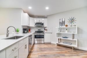 Modern Isla Del Sol Condo Walk to St Pete Beach!