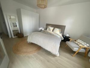 La villa des Carriers- maison avec piscine proche mer