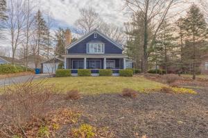 Five-Bedroom House room in Stunning Views of Lake Michigan - Beautiful Home