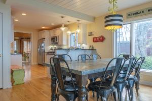 Stunning Views of Lake Michigan - Beautiful Home