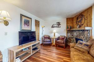 Three Seasons Condominiums