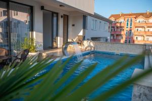 Premium Berlin with Pool